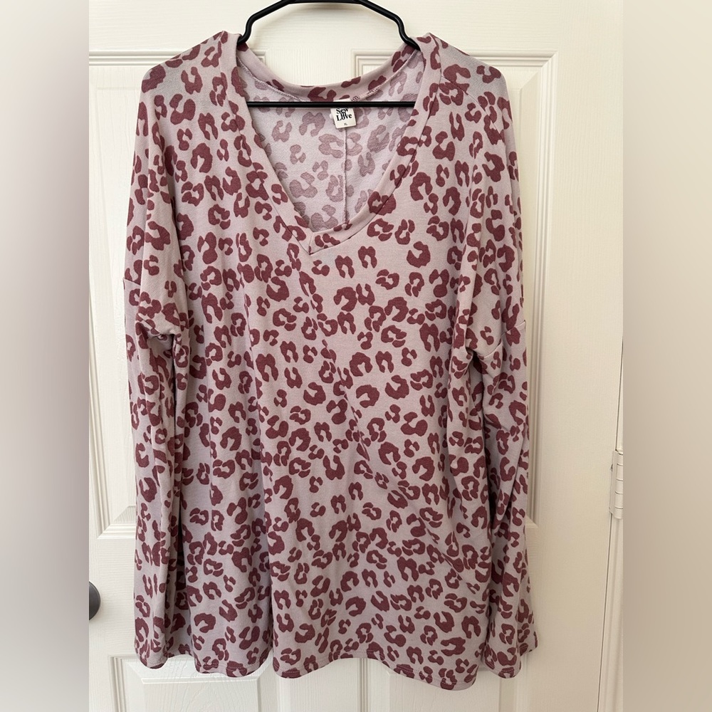 Sew In Love Top XL Animal Print Long Sleeve V-Neck Stretch Soft